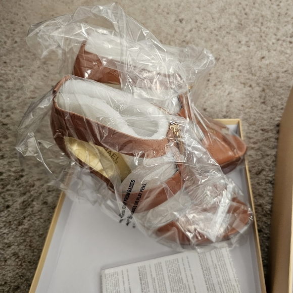 Michael Kors Berkley Platform Brown Platform Heel Sandal - size 10 - Picture 5 of 7